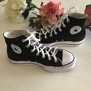 Converse- Chuck Taylor All-Star Hi-Top Sneaker